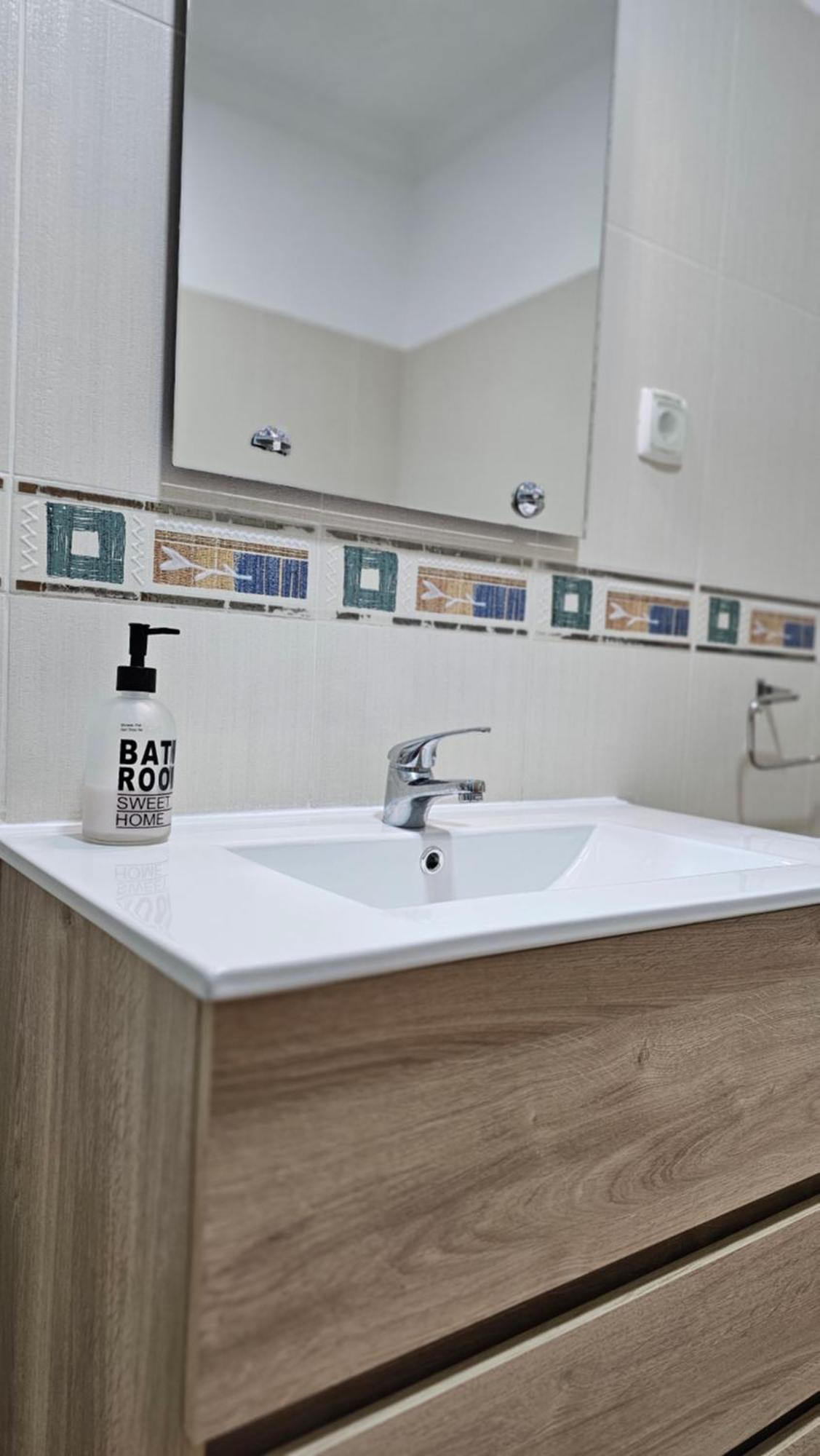 Harbour'S Way, Spacious And Cosy Apartment, With Ac Olhão Buitenkant foto